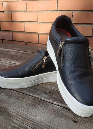 Сліпони на товстій підошві