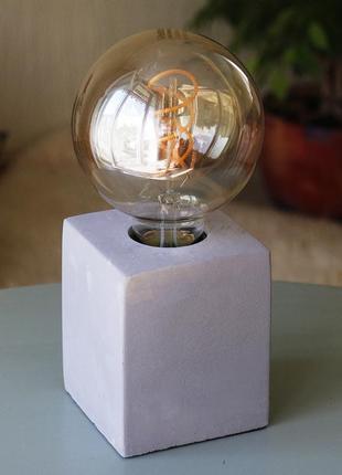 Настільна лампа нічник "тесла" сірий бетон h10см (комплект світильник та лампа) гранд презент 10097683 фото