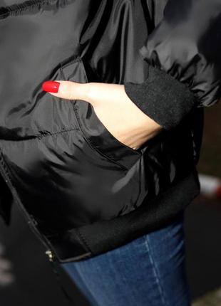 Женская весенняя куртка голубого и черного цвета4 фото