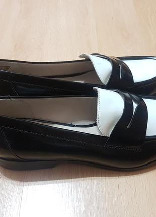 Шкіряні туфлі лофери clarks hotel secret black white