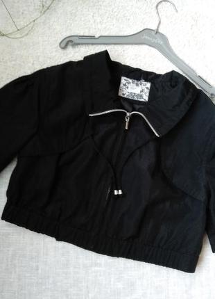 Стильний короткий бомбер