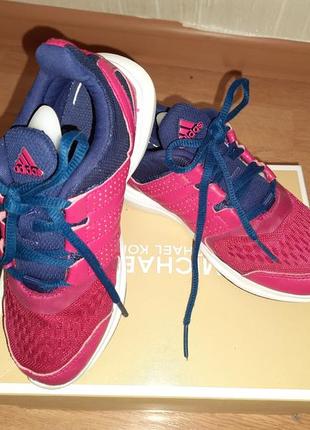 Кросівки для дівчинки adidas, розмір 30