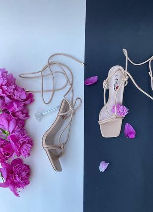 Босоніжки на високому каблуку6 фото