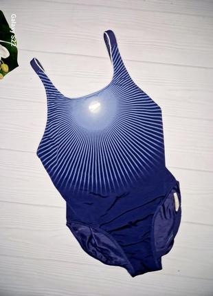 Суцільний спортивний купальник р.48-50