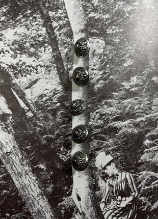 Австрія вінтажні металеві випуклі ґудзики на ніжній8 фото