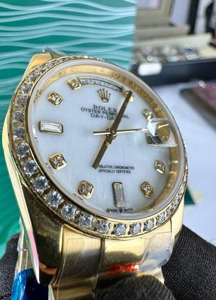 Часы наручные женские с камнями золотистые механические белый перламутровый циферблат...