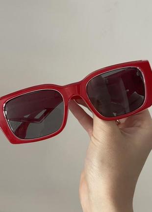 Червона оправа сонцезахисні сонячні жіночі окуляри від сонця очки червоні2 фото