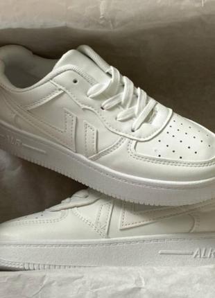 Кроссовки женские force no brand белые