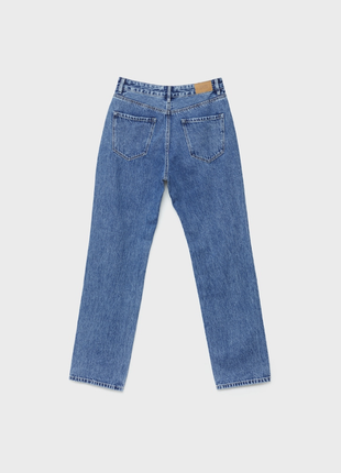 Стильные классические базовые джинсы прямого кроя6 фото