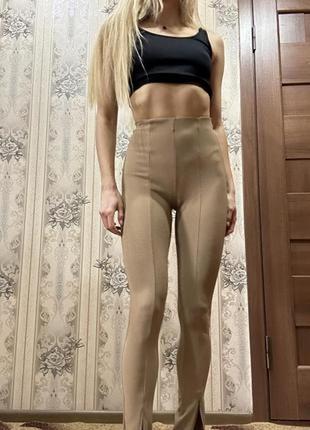 Стретчивые штаны с разрезами zara