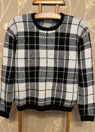 Очень красивый и стильный брендовый свитерок-оверсайз 23.