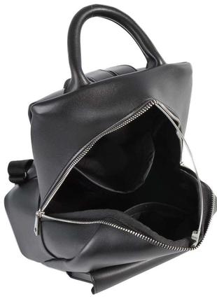 Большой вместительный качественный рюкзак женский черный удобный однотонный имеет много карманов5 фото