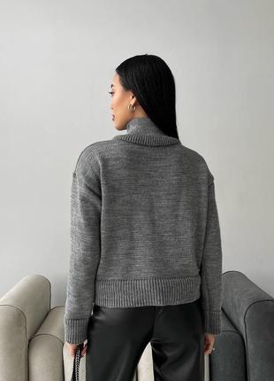 Теплый женский свитер из шерсти классический3 фото