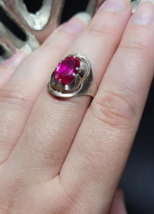 Серебряное кольцо с рубином в позолоте2 фото
