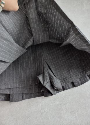 Серая мини юбка-шорты от zara, серые трендовые скорты плиссе5 фото