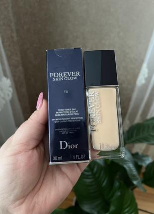 Тональна основа dior diorskin forever skin glow foundation