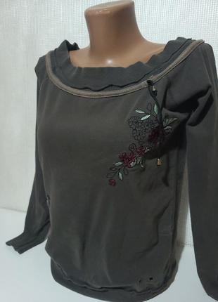 Кофточка с вышивкой. 3