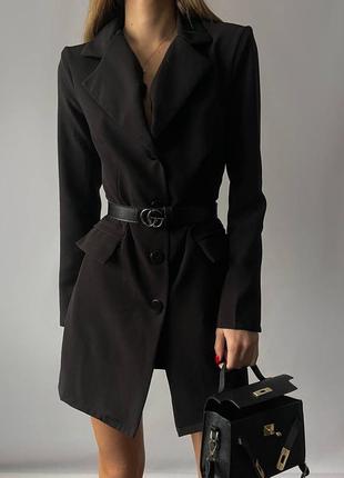 Платье пиджак с открытой спинкой декорировано цепочкой1 фото