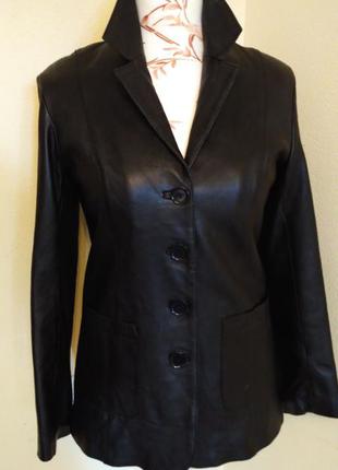 Изысканный кожаный пиджак