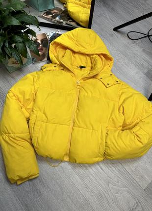 Яркая куртка зима укроченная дутая куртка желтая2 фото