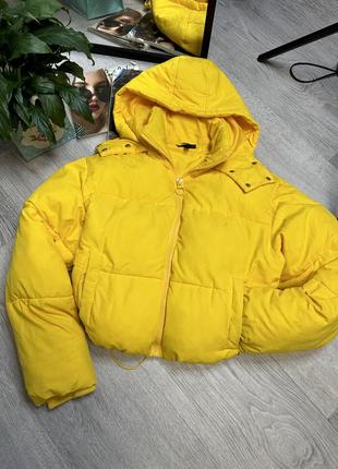 Яркая куртка зима укроченная дутая куртка желтая3 фото