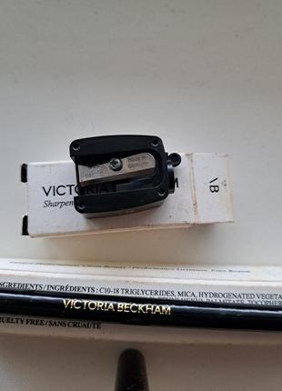 Карандаш с точилкой для губ victoria beckham beauty lip definer 013 фото