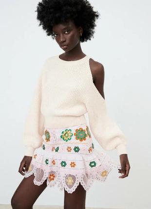 Zara жіноча міні-спідниця шорти біла з квітковою вишивкою різнобарвною xs