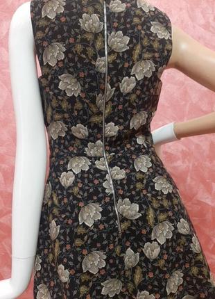 Коротенька сукня в квіточки3 фото