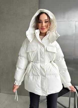 Тепла зимова дута куртка парка з капюшоном на затяжках, стьобана жіноча біла куртка на зиму з кишенями