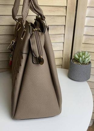 Классическая женская сумка через плечо с брелком, модная, качественная женская сумочка эко кожа повседневная2 фото