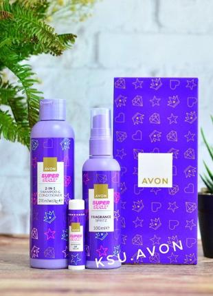 Дитячий парфумно-косметичний набір для дівчинки avon «суперзірка» з 3-х продуктів в подарунковій упа