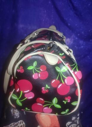 Милая сумочка саквояж с вишнями вишенки в стиле винтаж пин ап2 фото