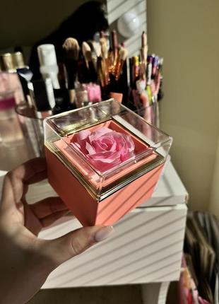 Футляр 3д роза премиум подарочная коробочка для кольца подвески ювелирная упаковка для перстня шкатулка органайзер для ювелирных нарядный роза6 фото