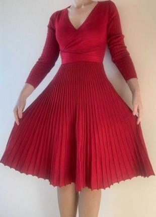 Сукня зі спідницею плісе