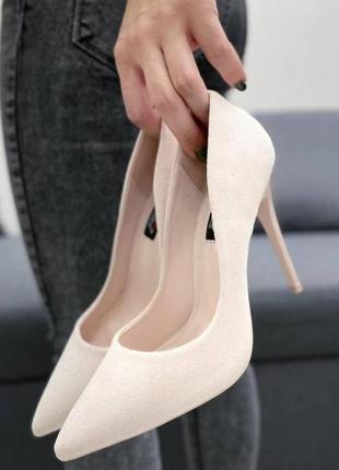 Туфлі на підборах