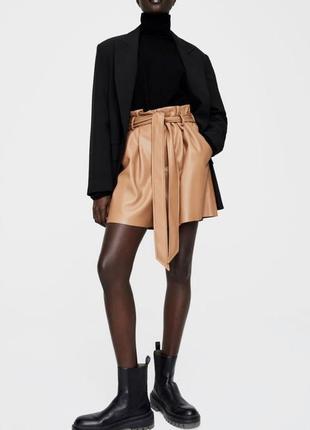Коричневі бежеві шкіряні шорти zara