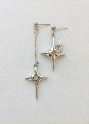 Асимметричные серьги с серебряными звездами. ручная работа2 фото