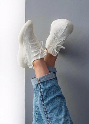 Крутые женские кроссовки adidas yeezy boost 350 белые2 фото