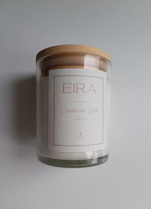 Соевая свеча от бренда "e i r a", аромат cardamon latte