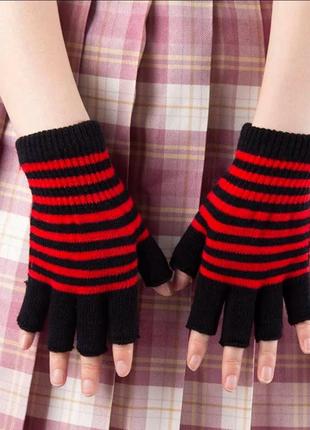 Перчатки рукавички полосатые красно чёрные митенки1 фото