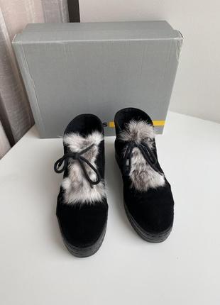 Ботинки черные замша с мехом кролика manas оригинал италия
