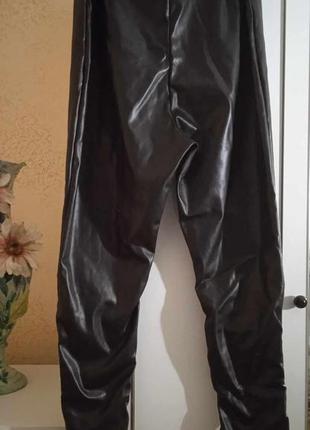 Эффектные кожаные брюки с разрезами от boohoo большого размера 56-582 фото