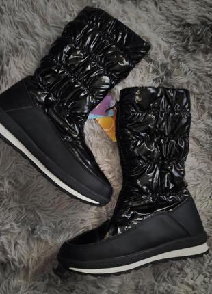 Чоботи черевики взуття