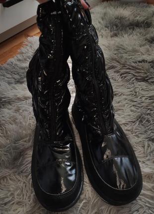 Чоботи черевики взуття