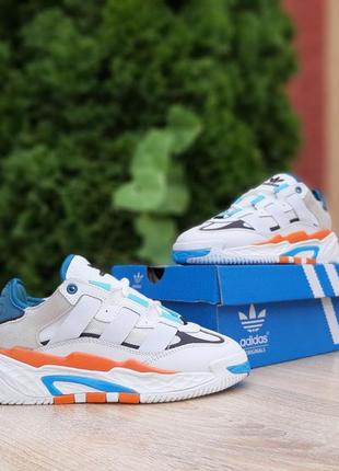 Женские кроссовки adidas