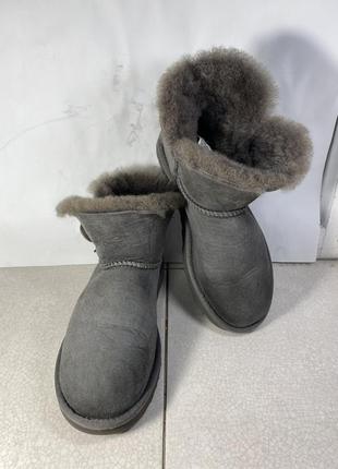 Ugg mini bailey button bling уги сапожки зимние с пуговицей 38р 24,5см оригинал3 фото