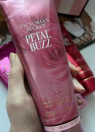 Лосьон для тела victoria`s secret petal buzz