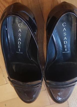 Casadei. итальянские брендовые кожаные лаковые лодочки бордового цвета 36 р, каблук3 фото