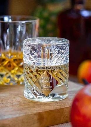 Розпив, оригінал ✅ kilian apple brandy on the rocks (ціна за 1 мл)1 фото