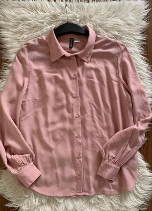 Нежно розовая блуза рубашка
